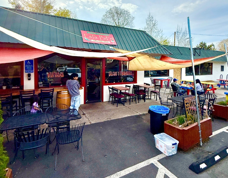outside of esta bien mexican restaurant in bend oregon