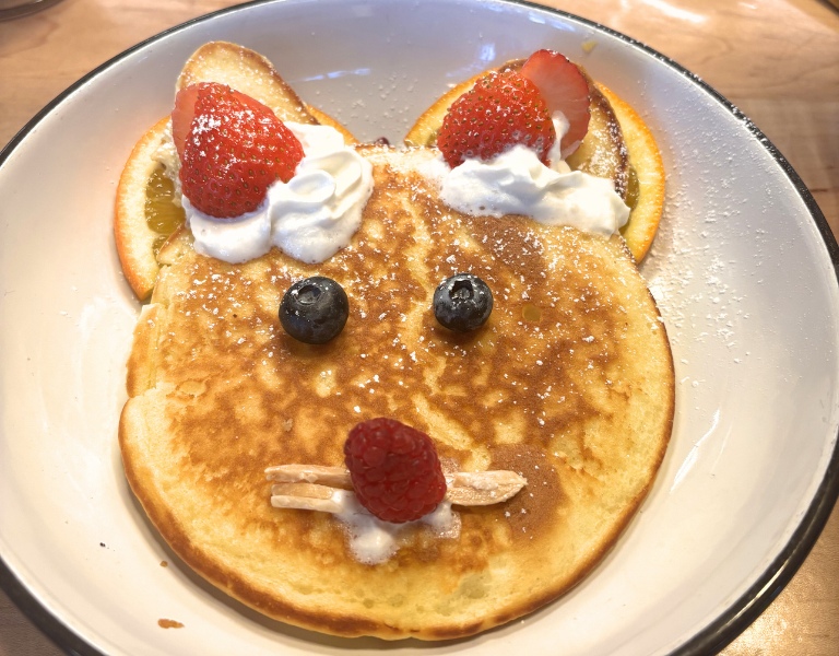 bear shaped buttermilk pancakes at a thai inspired brunch in bend