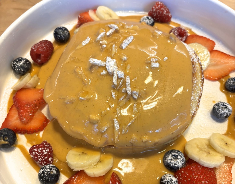 thai tea pancakes at sen in bend