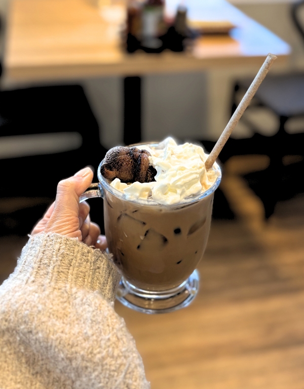 thai iced coffee at sen thai